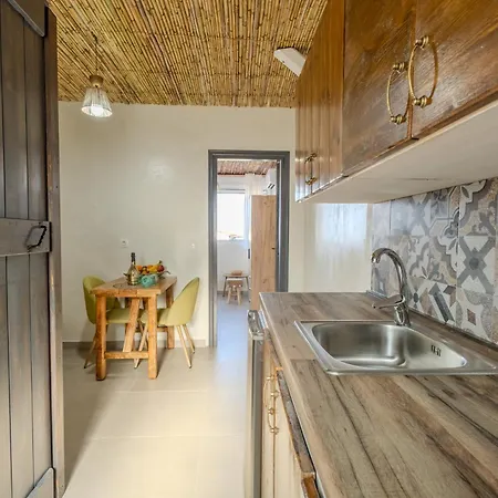 شقة Christos And Family