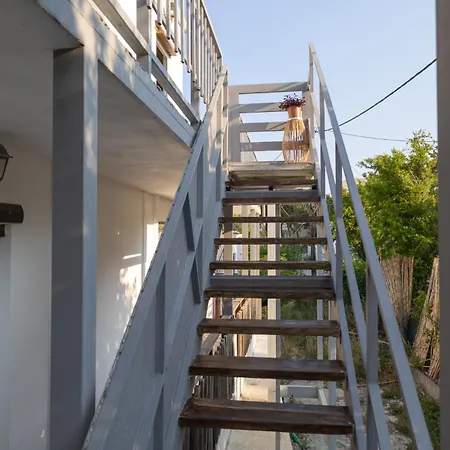 Christos And Family أرخانجلوس