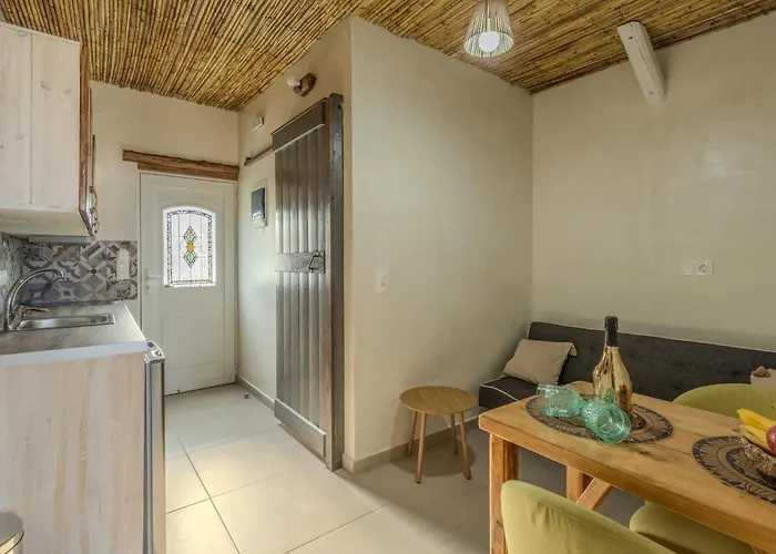 Christos And Family Daire